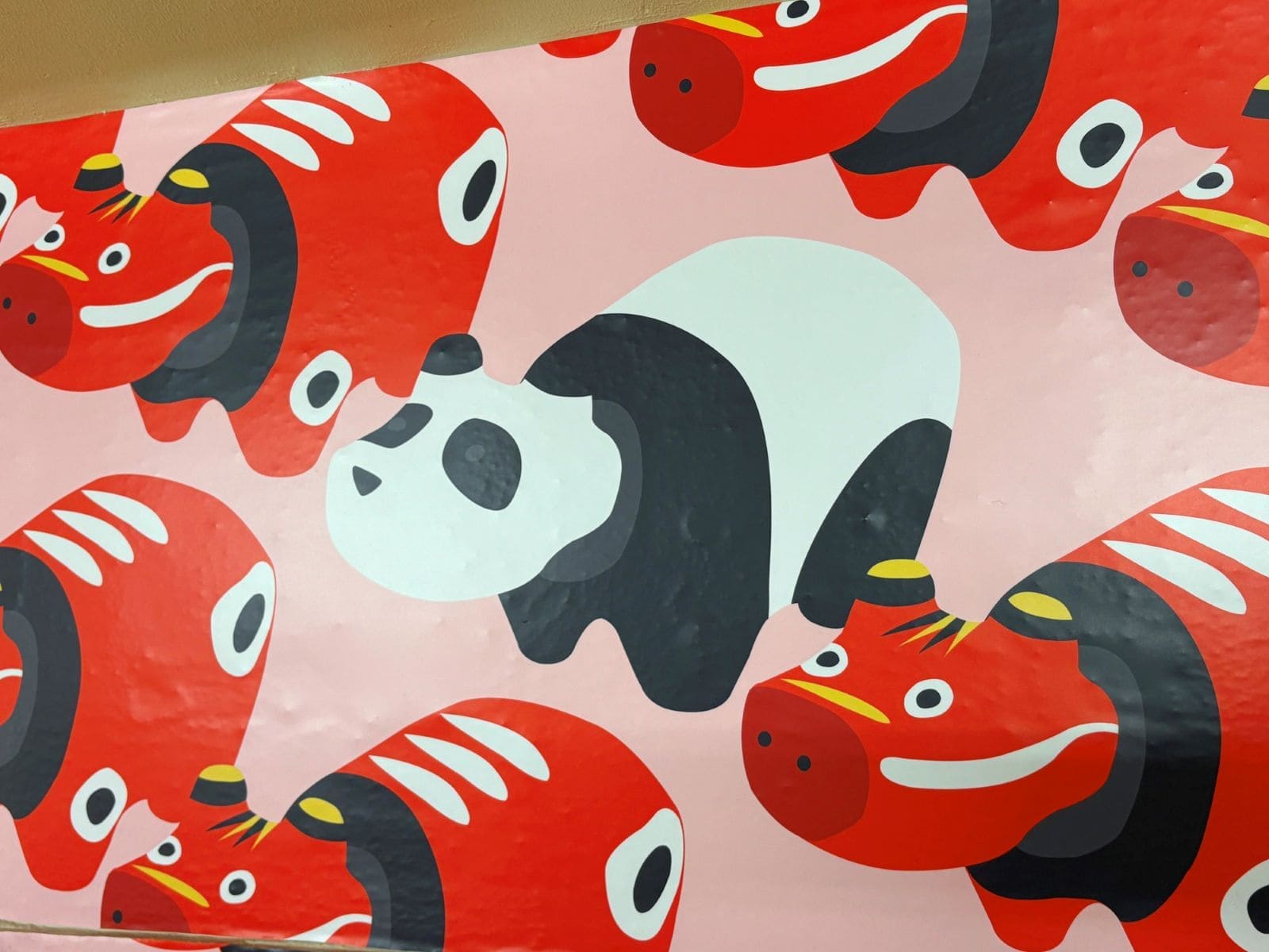 上野駅が“赤べこ”一色に！福島の魅力を伝える観光プロモーション広告が話題